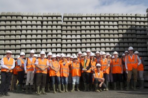 Le 17 septembre, une trentaine d’agents de l’ARAF ont visité le raccordement de la Milesse puis la base travaux de Sablé-sur-Sarthe, sur le chantier de la ligne à grande vitesse Bretagne-Pays de la Loire qui doit entrer en service en mai 2017. Un projet de 3,4 milliards d’euros, l'un des plus gros partenariats publics privés d’Europe : Réseau Ferré de France, maître d’ouvrage, a confié à Eiffage Rail Express la conception, la construction et la maintenance de cette ligne nouvelle jusqu’en 2036. Il s’agit de raccorder ces 215 km de voies nouvelles aux lignes existantes (Le Mans-Rennes, Le Mans-Nantes, Chartres-Le Mans et Paris-Le Mans) grâce à 8 jonctions et de raccourcir les temps de parcours vers Rennes (1h27 de Paris, 3h30 de Lyon), et vers toutes les villes bretonnes à partir de Rennes.